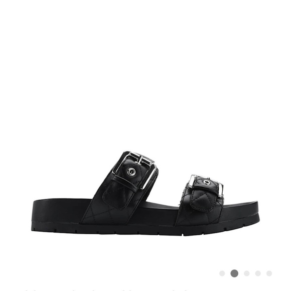 New GUESS Felda Quilted Buckle Sandals - Picture 2 of 5